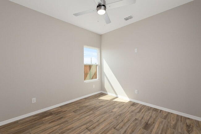 Building Photo - 4216 Walnut Ave