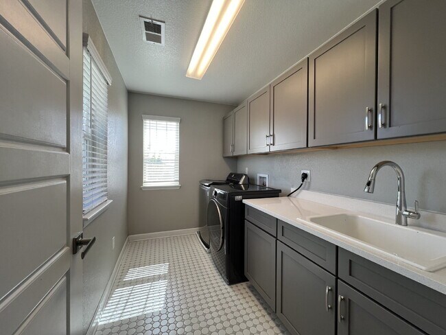 Building Photo - 4541 Prairie River Ct