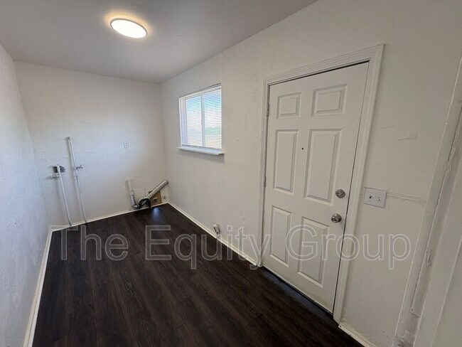 Building Photo - 10596 Ave 344