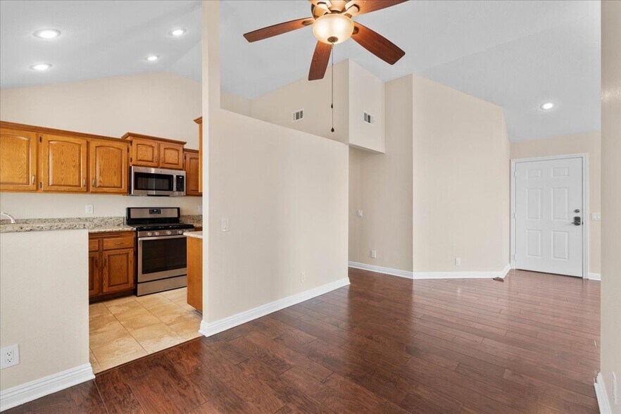 Building Photo - 6642 Brighton Pl