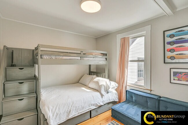 Building Photo - 44 Cottage St