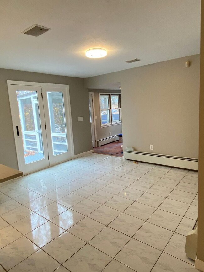 Building Photo - *****Johnston/Bishop Heights - Single Fami...