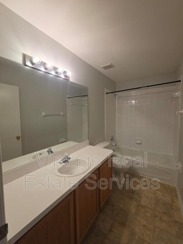 Building Photo - 2260 Fluorshire Dr