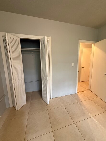 Bed2 - Closet - 662 NE 132nd St