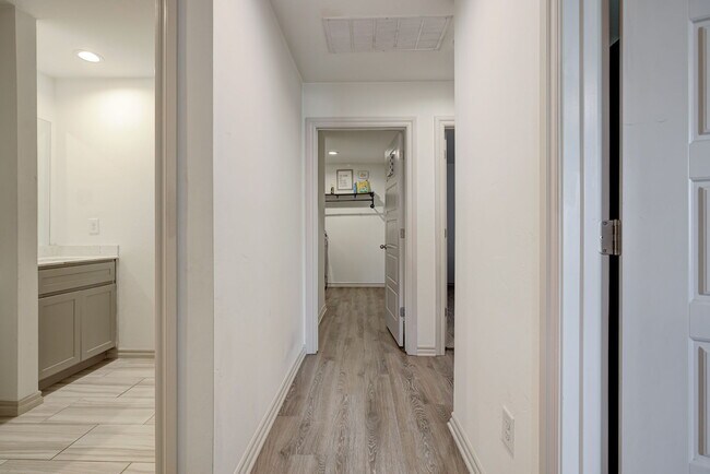 Building Photo - 14701 Travertine Fls Ln