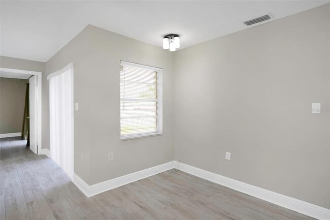 Building Photo - 105 Timberview Dr
