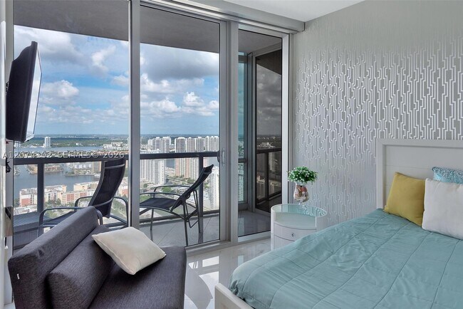 Building Photo - 17121 Collins Ave