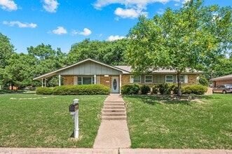 Building Photo - 1332 Brookside Dr