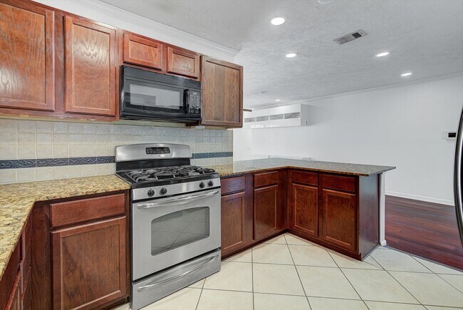 Building Photo - 116 Tarpon Ave