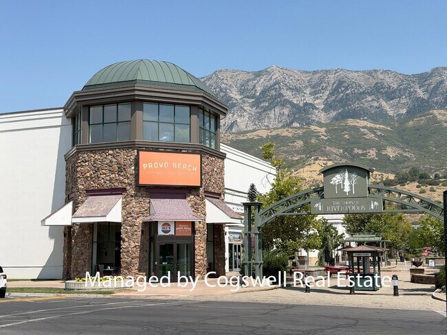 Building Photo - 5005 N Edgewood Dr