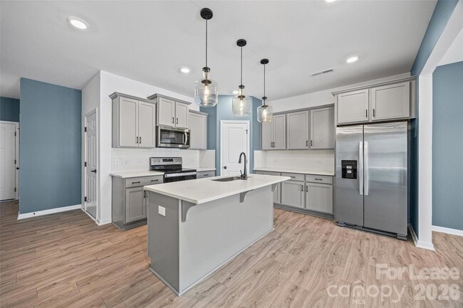 Building Photo - 512 Station St