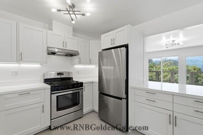 Building Photo - Newly Remodeled 3 Bedroom Home With Gorgeous Views For Rent!
