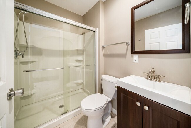 Full Bath 1 - 144 E Tompkins St