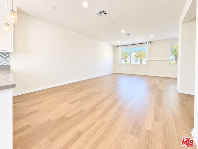 Building Photo - 14057 Ruby Ln