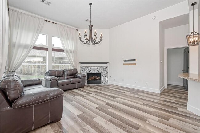 Building Photo - 3618 Hera Dr
