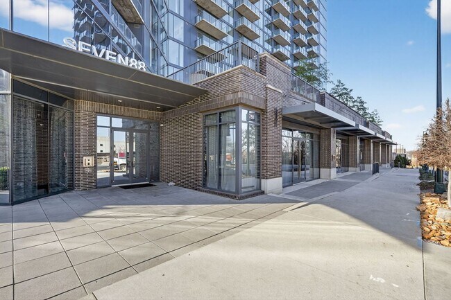 Building Photo - Charming Furnished HighRise 2BR Condo in Atlanta