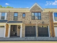 Building Photo - 707 England Rd