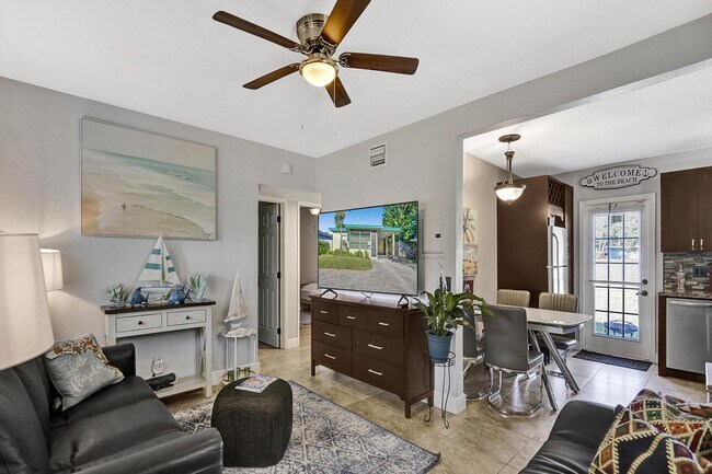 Building Photo - 1417 N Andrews Ave