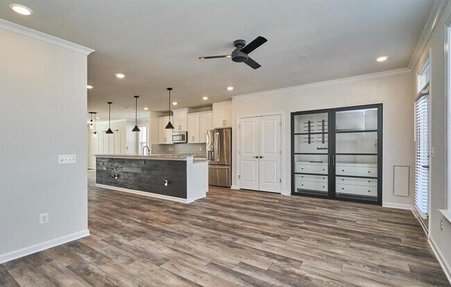 Building Photo - 45116 Kincora Dr