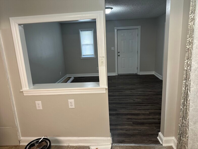 Building Photo - 106 Juniper Ln