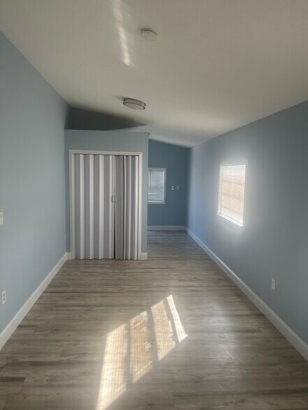 Building Photo - 412 NW 23rd Ct