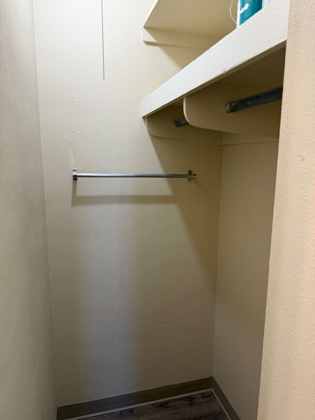 Building Photo - Updated 2 bedroom 1 bath duplex in Eugene!  $200 OFF YOUR FIRST MONTH'S RENT!