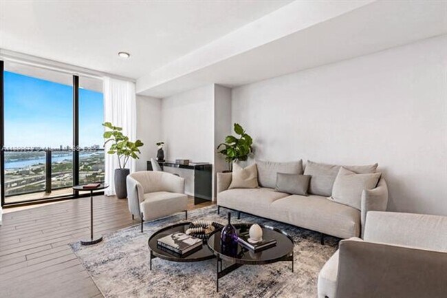 Building Photo - 398 NE 5th St