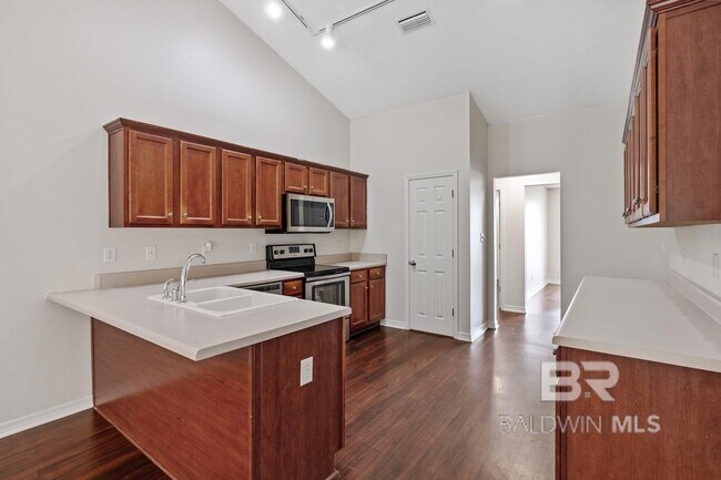 Building Photo - 157 Pemberton Loop