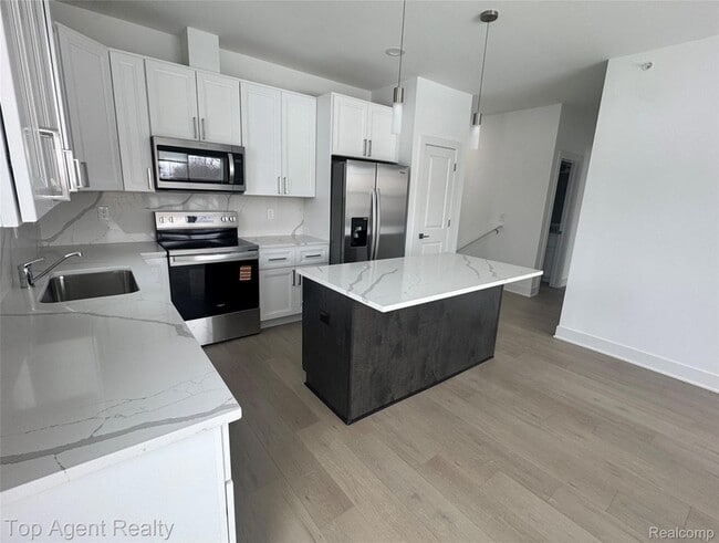 Building Photo - 31811 Gabby Ct