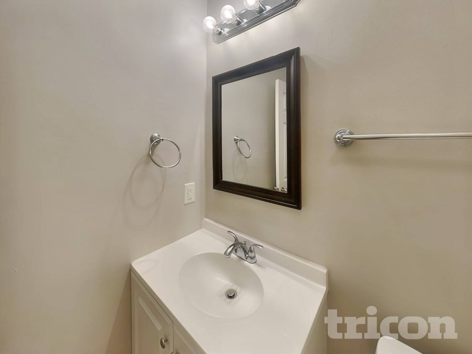 Building Photo - 1614 Barbara Ann Cir