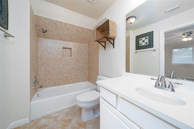 Building Photo - 14418 Chartley Falls Dr