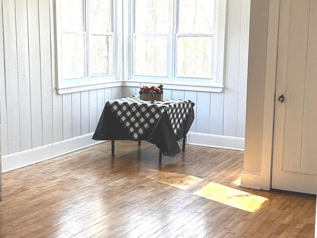 Building Photo - 56 Macht Rd