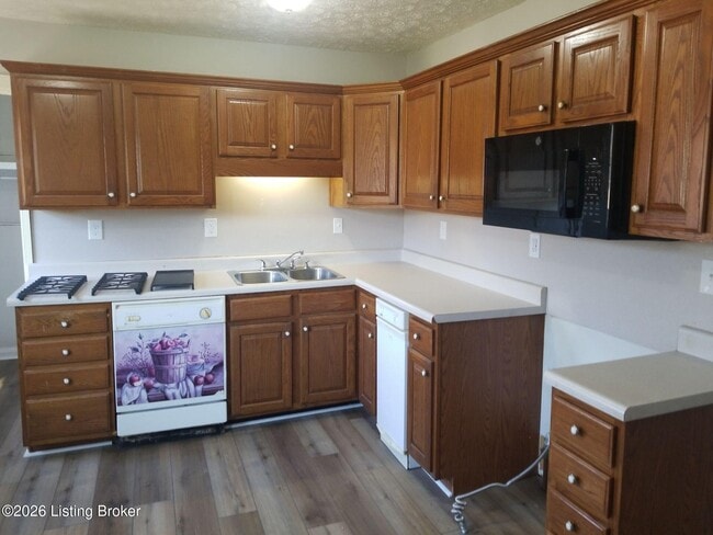 Building Photo - 9812 Saturn Dr