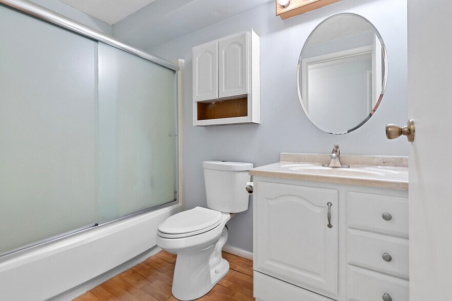 Building Photo - 976 Wood Hollow Dr