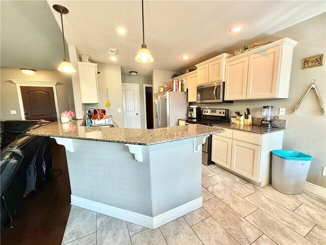 Building Photo - 1140 Willow Oak