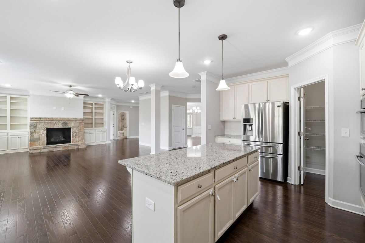 Building Photo - 304 Cochin Dr