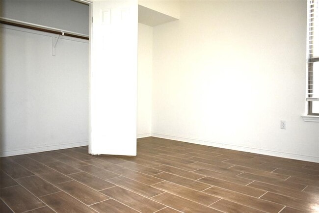 Building Photo - 6725 Denia Dr