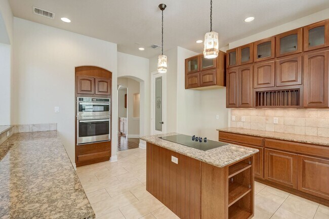 Building Photo - August Move-In Special - Spring Branch Oas...