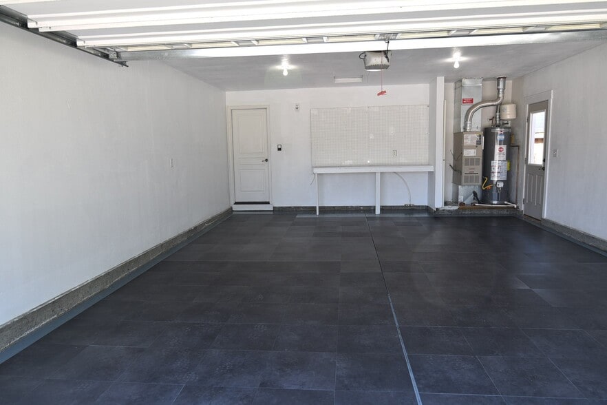 Building Photo - 11215 W Springgold Dr