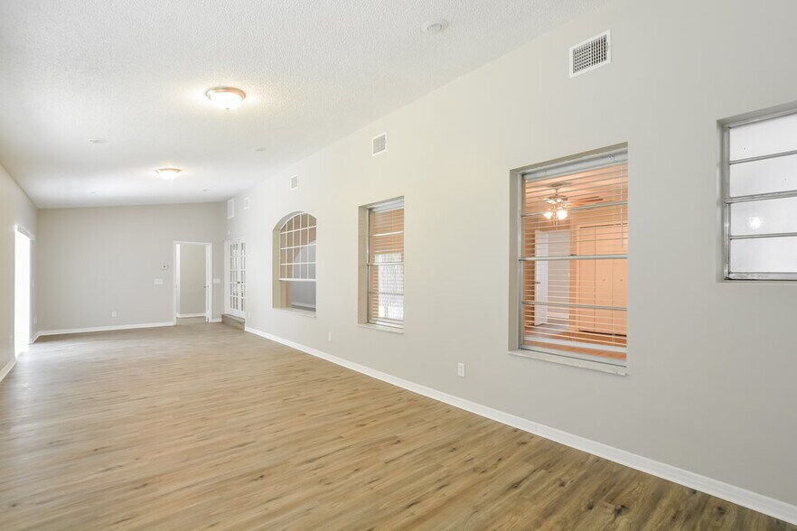 Building Photo - 2156 Pimlico St