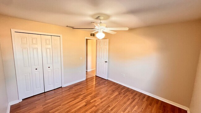 Building Photo - Lovely, Spacious 2 Bedroom, 2 Bathroom Home in Sebring!!