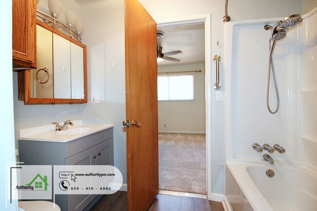 Building Photo - 4548 Pensacola St