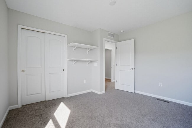 Building Photo - Spacious 4 Bedroom, 2.5 Bathroom home in Morrow, OH!
