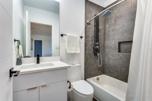 Building Photo - 9774 Sunset Dr