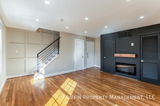 Building Photo - 2123 Young St SE