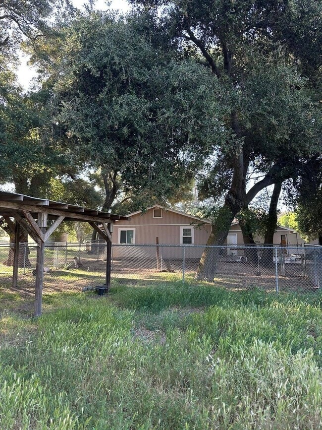 Building Photo - 1723 Buckman Springs Rd