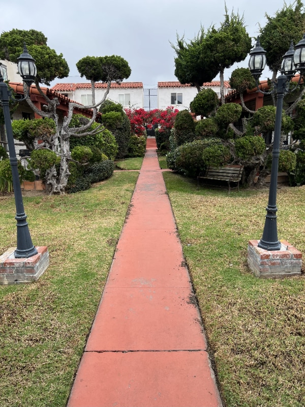 Building Photo - 7545 La Jolla Blvd