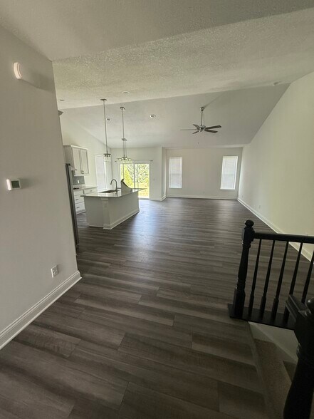 Building Photo - 5937 Butterfield Dr