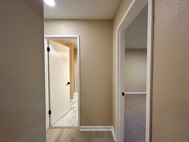 Building Photo - Serene 2 Bed, 2 Bath Updated Hidden Gem!