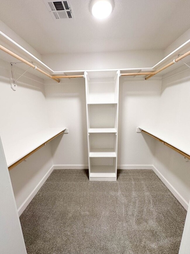 Building Photo - Italian Estates Property Management